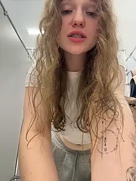 RussianWoman is live now