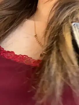 AnitaFly is live now