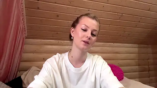 TessSamul is live now