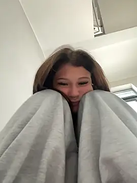 FionaMurr is live now