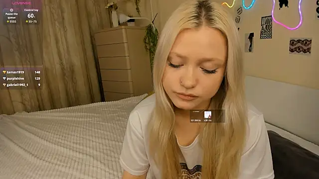 MidnightPoise is live now