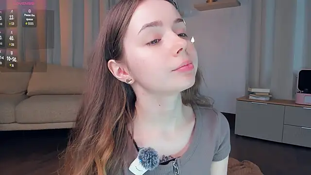 DominikaElis is live now