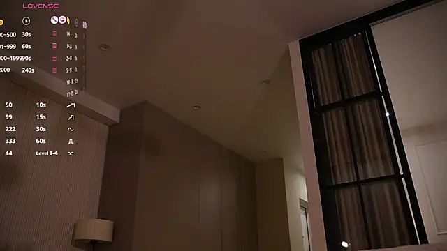 PollyAgata is live now