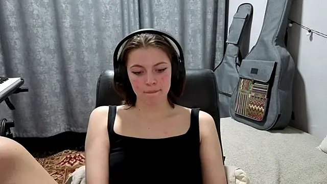 CutieAnny is live now