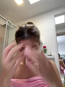 Nikii__ is live now