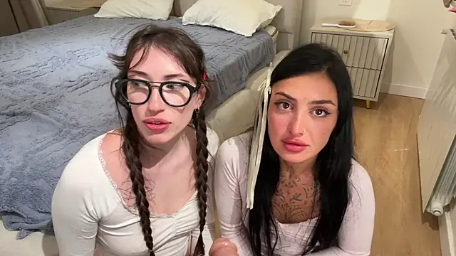 Kelly_Berry__ is live now