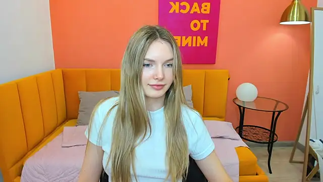 EvelineAmore is live now