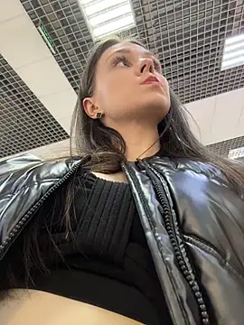 Ttixmila is live now