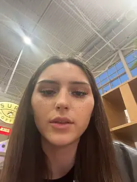 AnitaFly is live now
