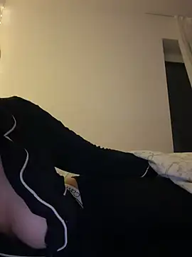 SluttyyDenisa is live now