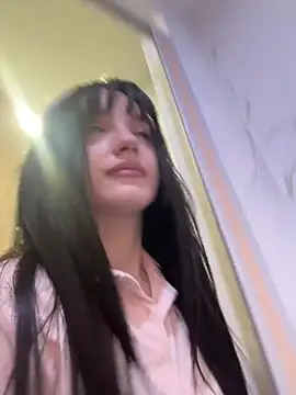 MiaTee is live now