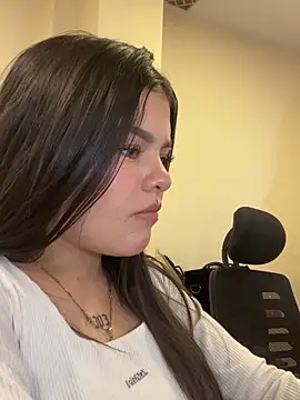 Camila_Duarte2 is live now