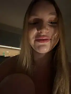 bbysonia is live now
