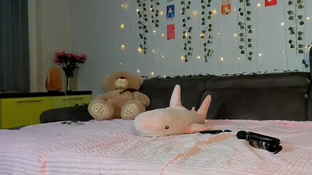 Kiracute18 is live now