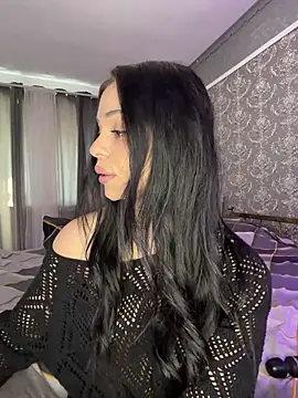 Olivia_Noor is live now