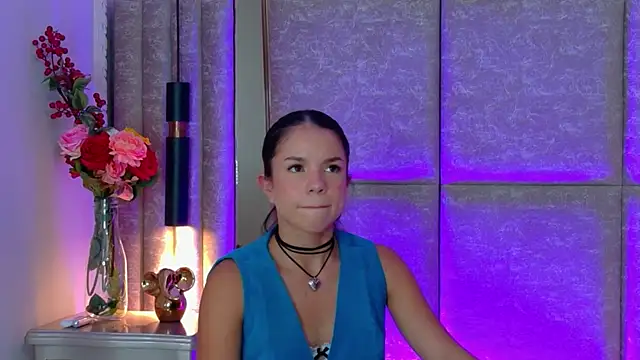 Valeria-Beltran is live now