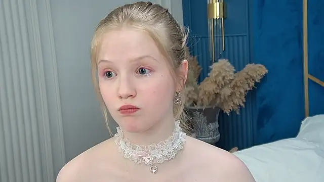 LilianHowards is live now