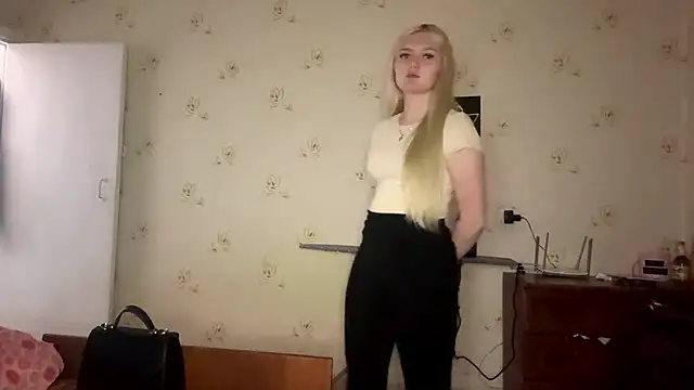 Sophia_Blonde is live now
