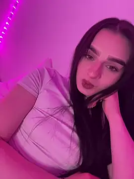 AdelinaAlia is live now