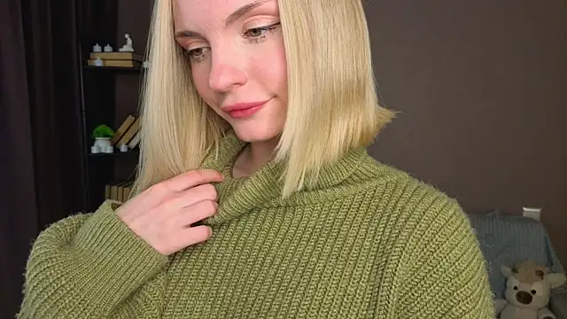 MaryHayward is live now