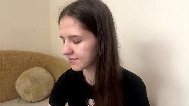 LauraBliss is live now