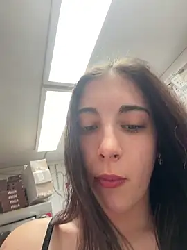 sexymelli18 is live now