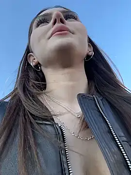 AnitaFly is live now