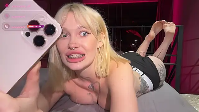 Golden_Aline is live now