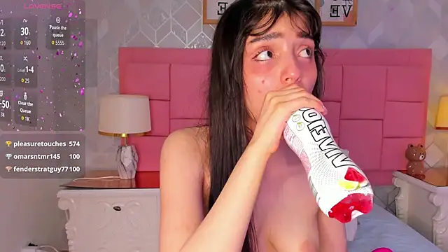 dolly_kitter is live now