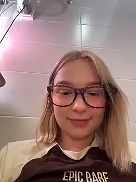 Baby_Tiny is live now