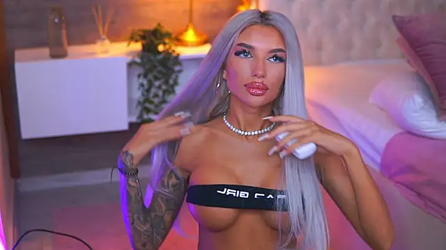 Juicy_Jessye is live now