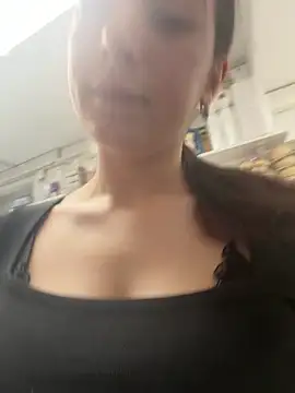 sexymelli18 is live now