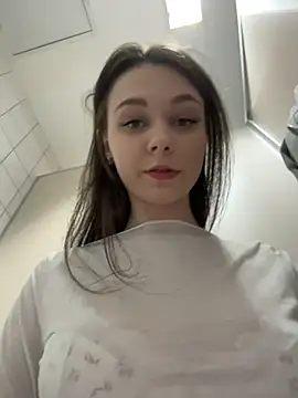 Ttixmila is live now