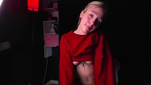 Lyra_Viel is live now