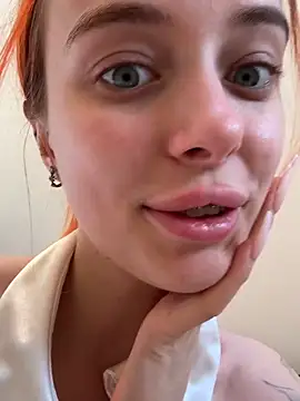 enjoy_my_beauty is live now