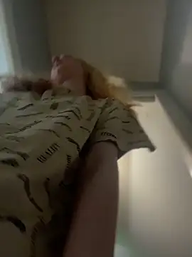 SeccySerena is live now