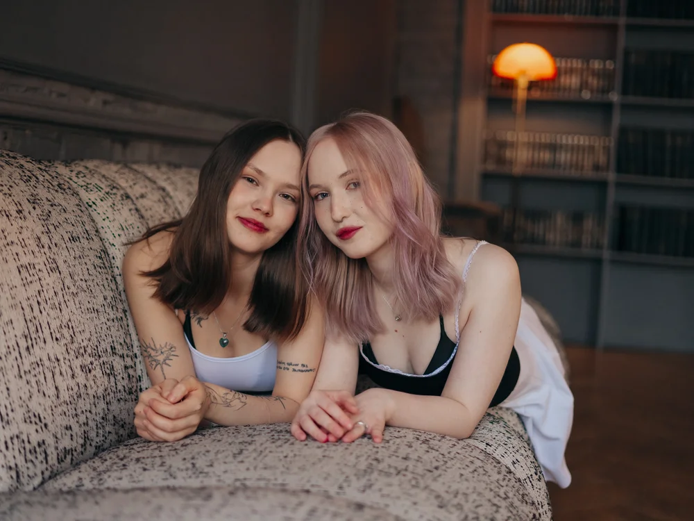 lisaluve is live now