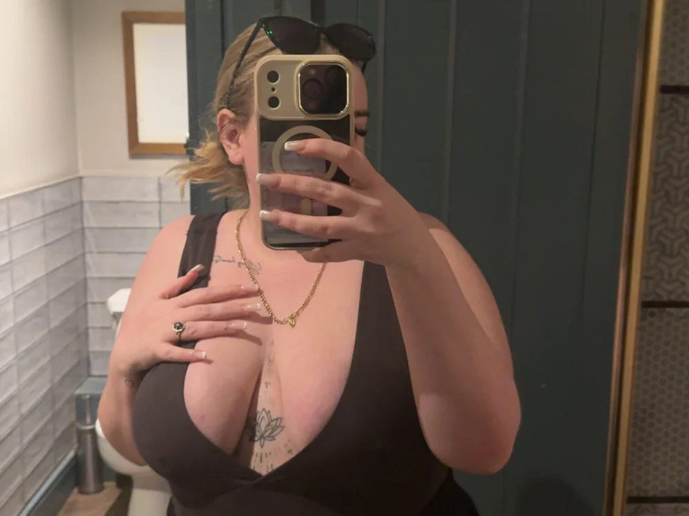 alexiablackkxx is live now