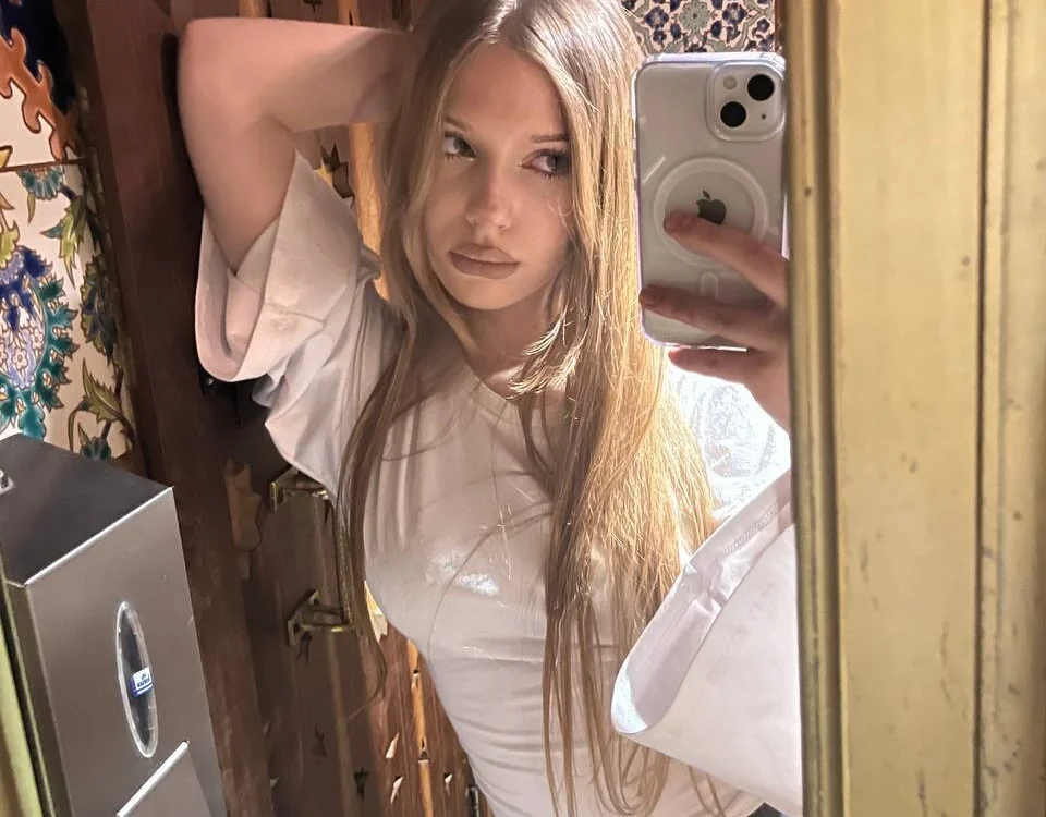 AgataAites is live now