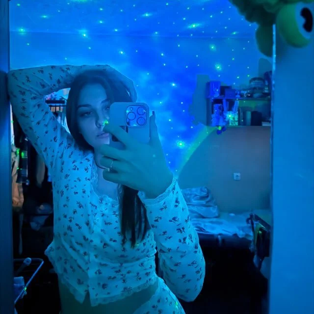 Dosya2034 is live now