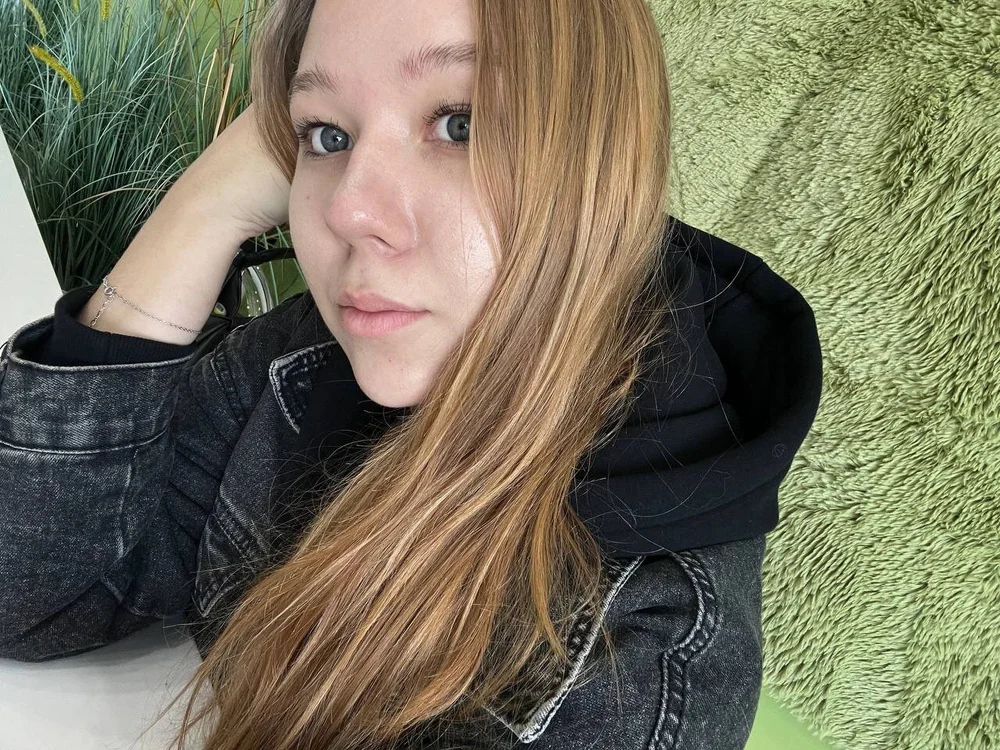 AuroraMalfoy is live now