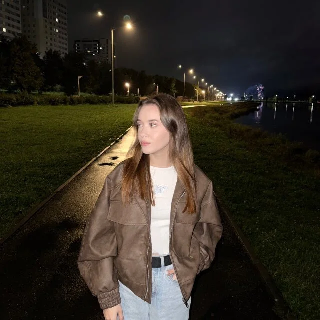 Leri_Dells is live now