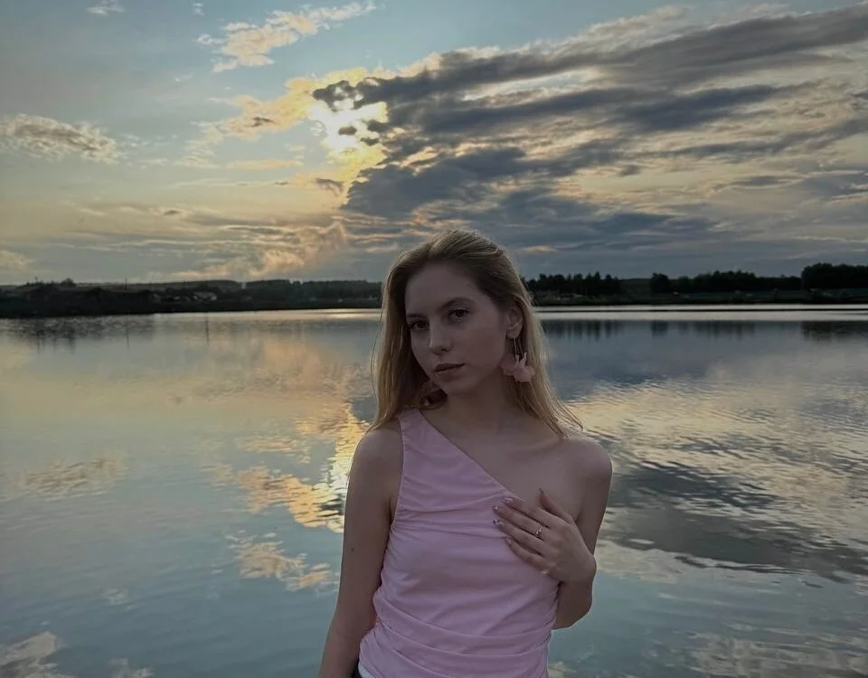 SofiaVelour is live now