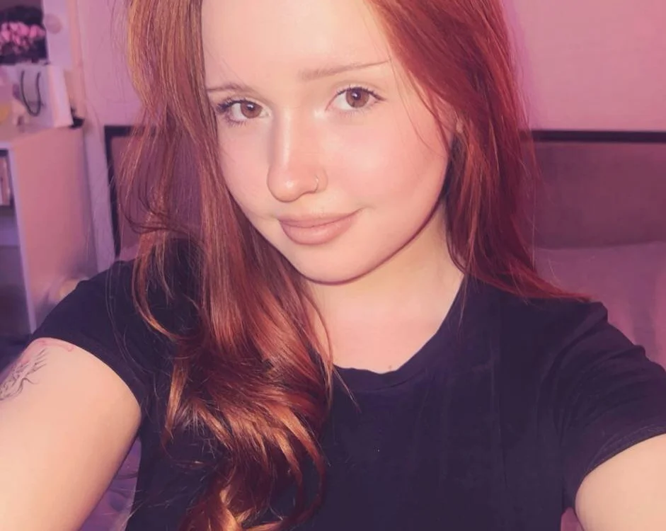 KikiBorn is live now