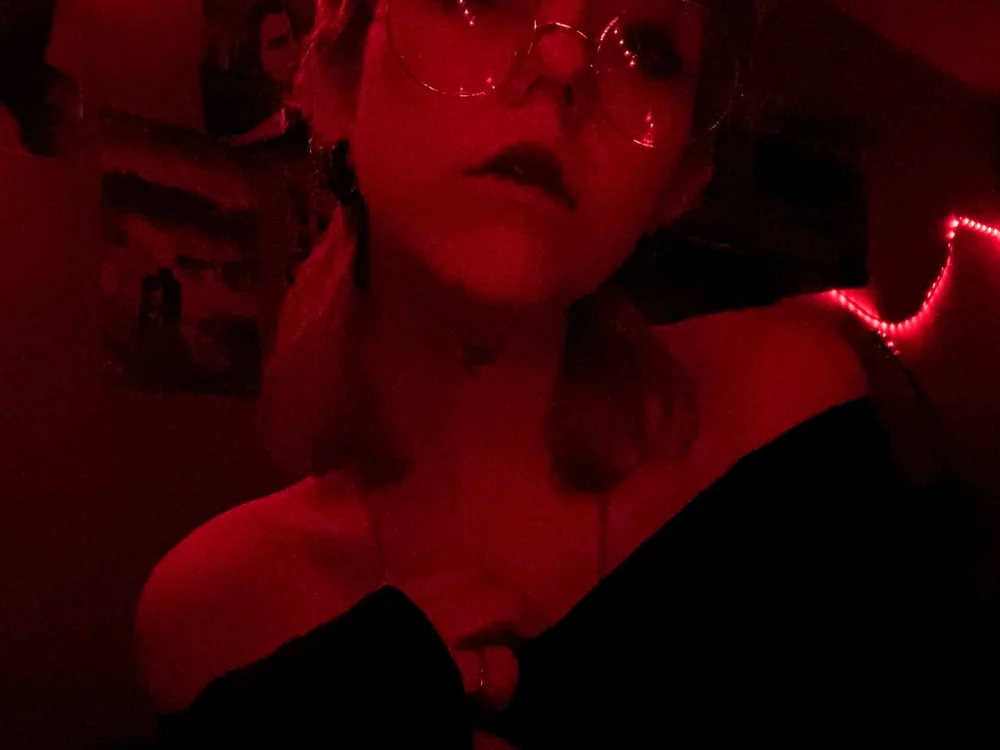 LunaBless is live now