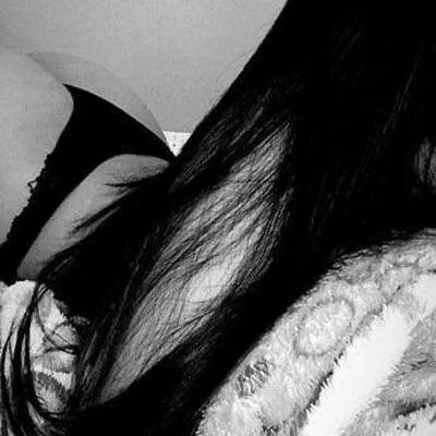 Veronikamilka is live now