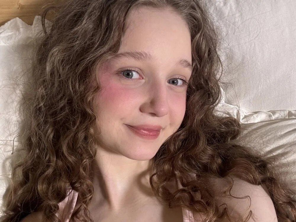 outside_rosy is live now