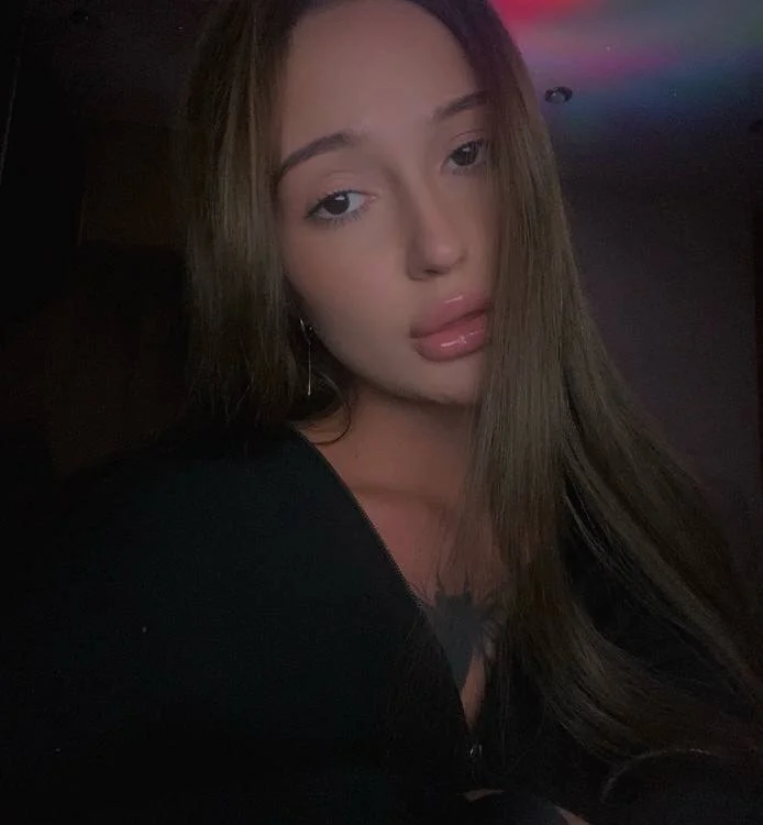 AlishaRuby is live now