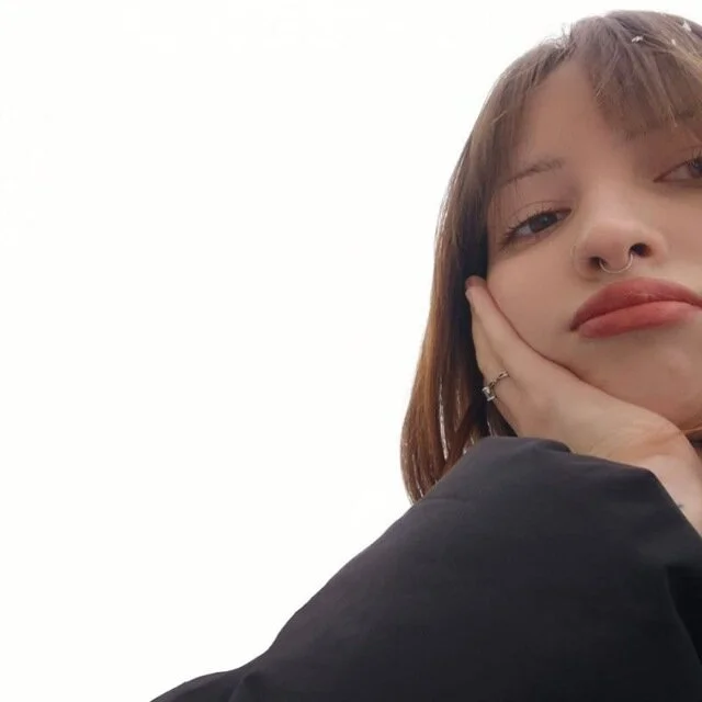 Lexi_Bottom is live now