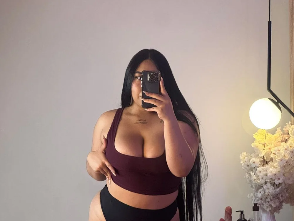veronica_hill_ is live now